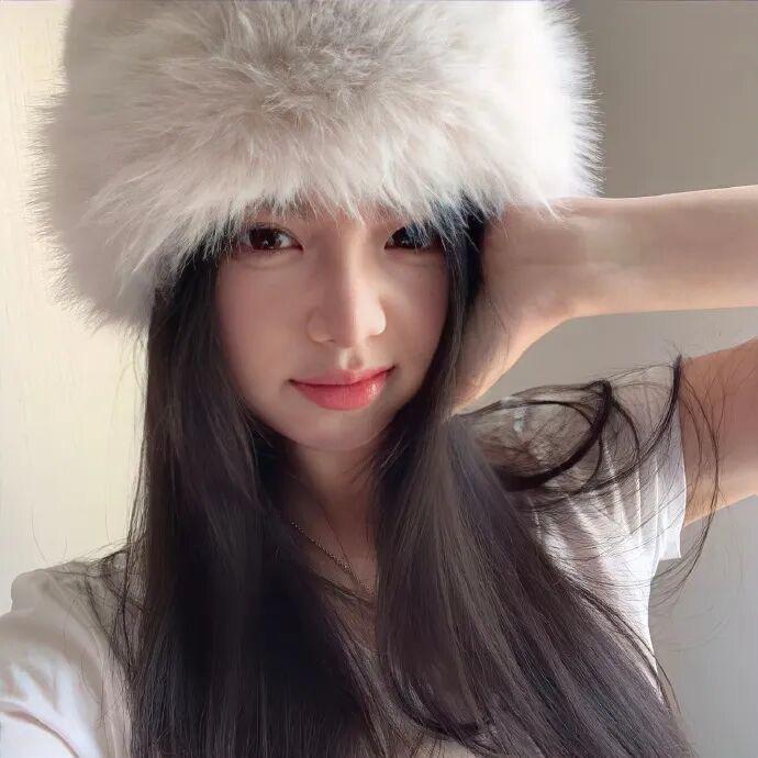 容绒榕