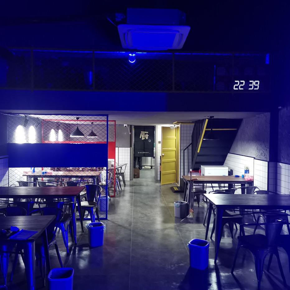 会烤串的侯先生