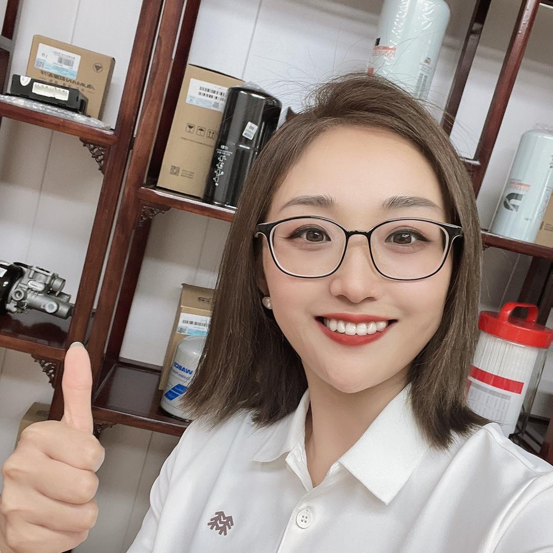 卖欧曼配件的小姐姐