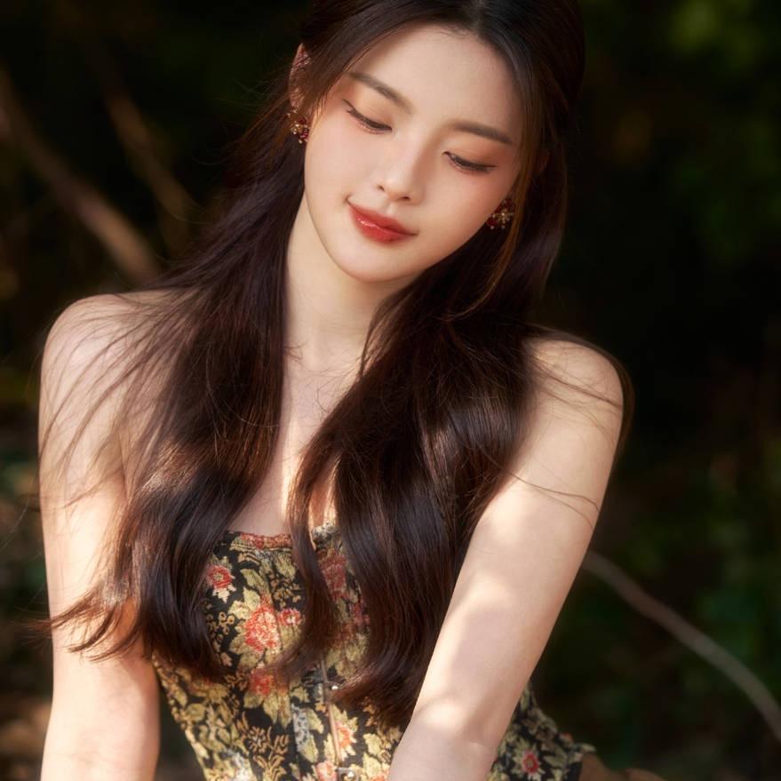 每天假装在上班。