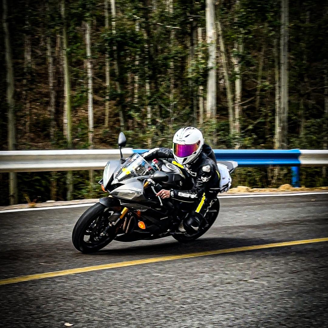 云霄骑际机车机车装备