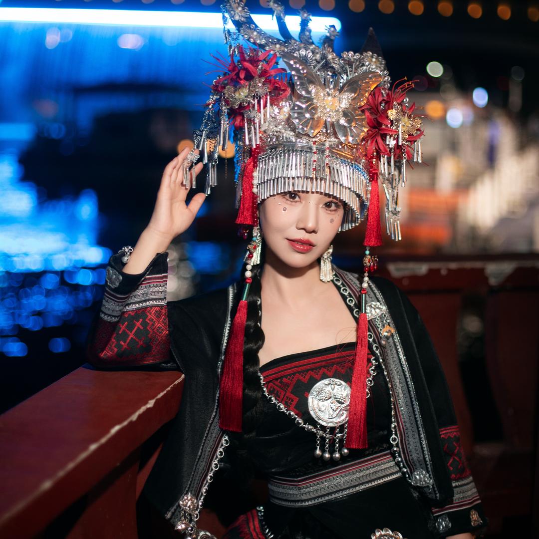 爱跑步的苗妹陈小小