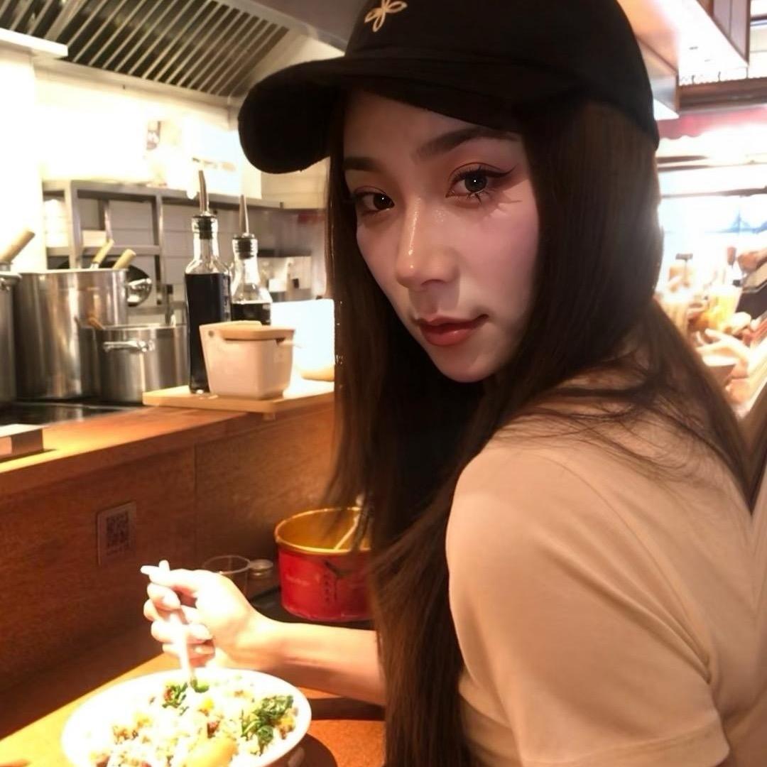 👑 、女王