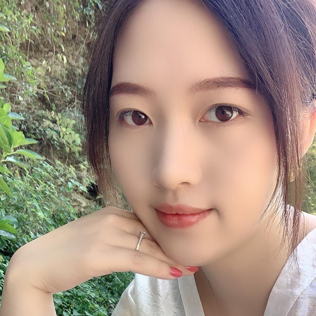 M、