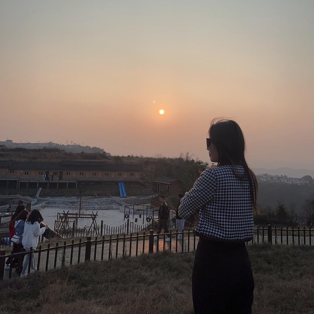陈陈：