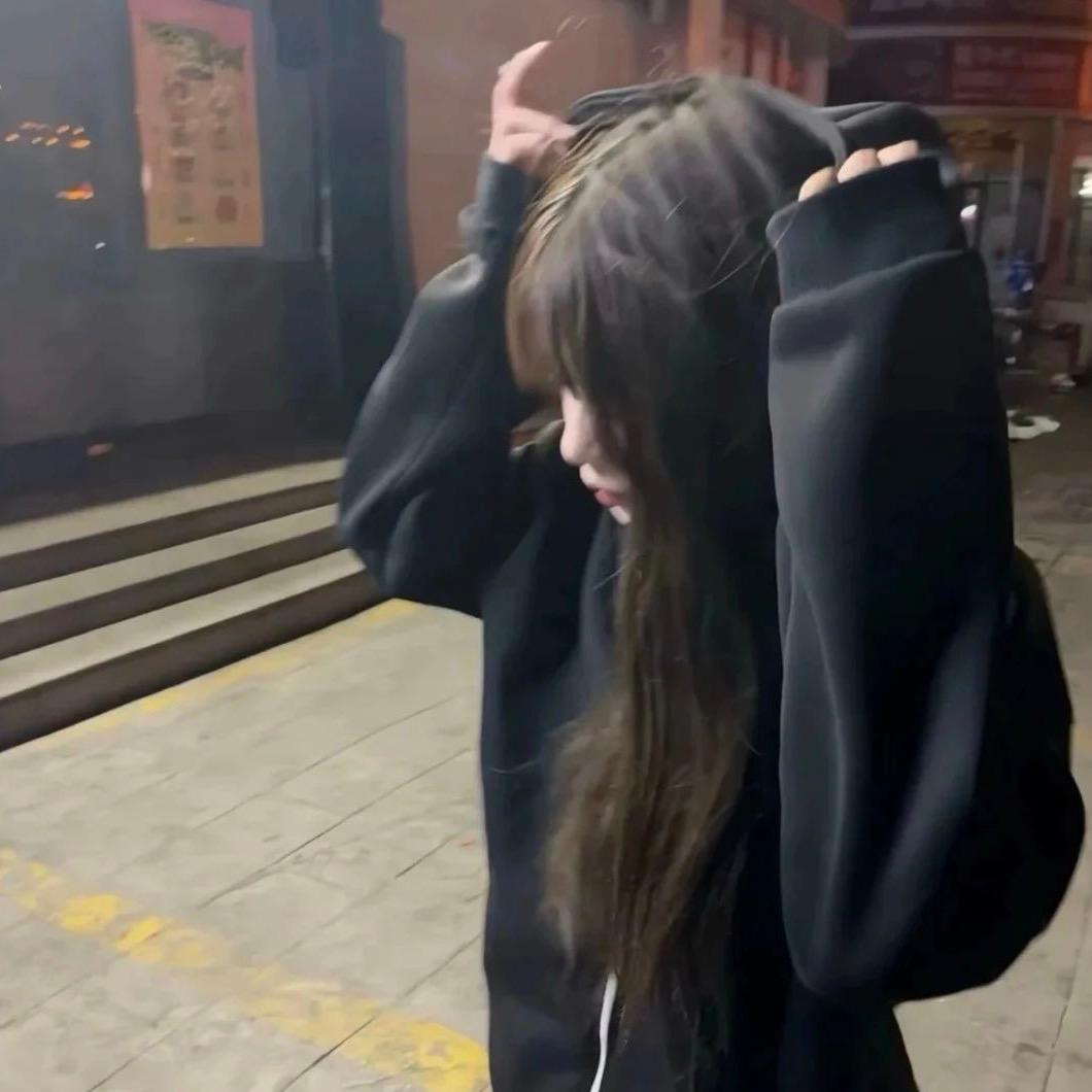 8711