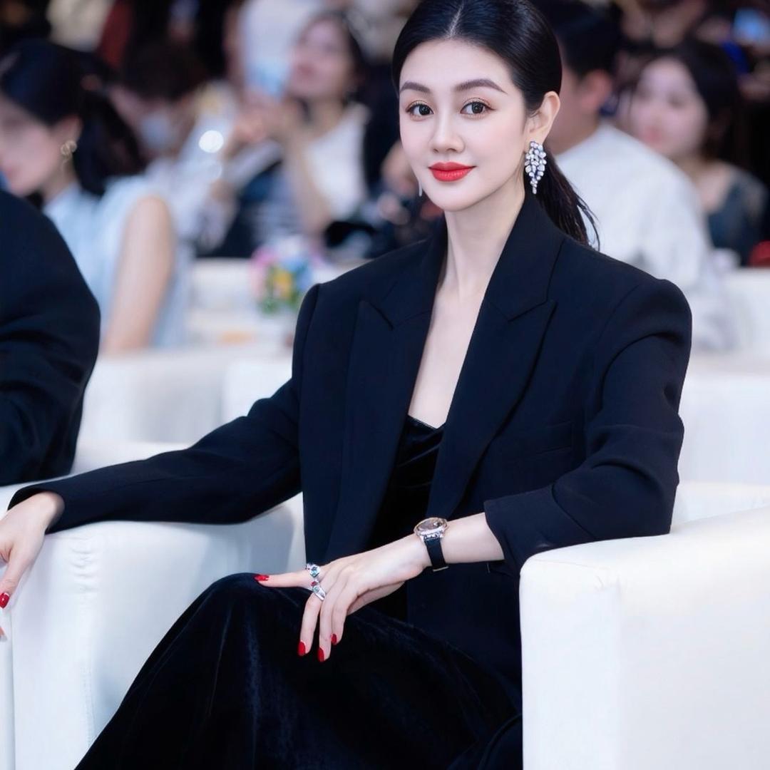 齐齐哈尔张薇在捏脸