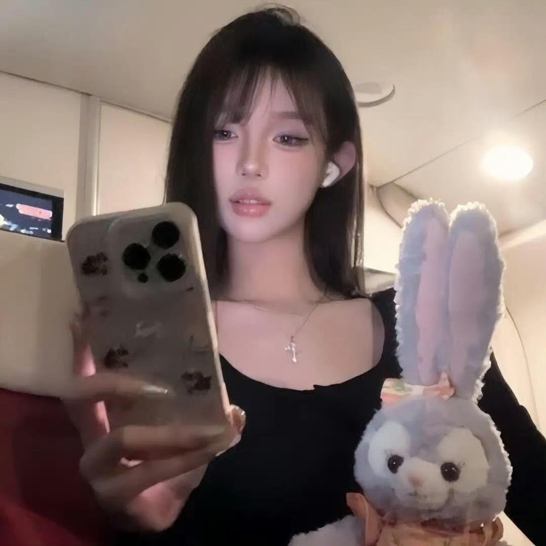 Chloe_