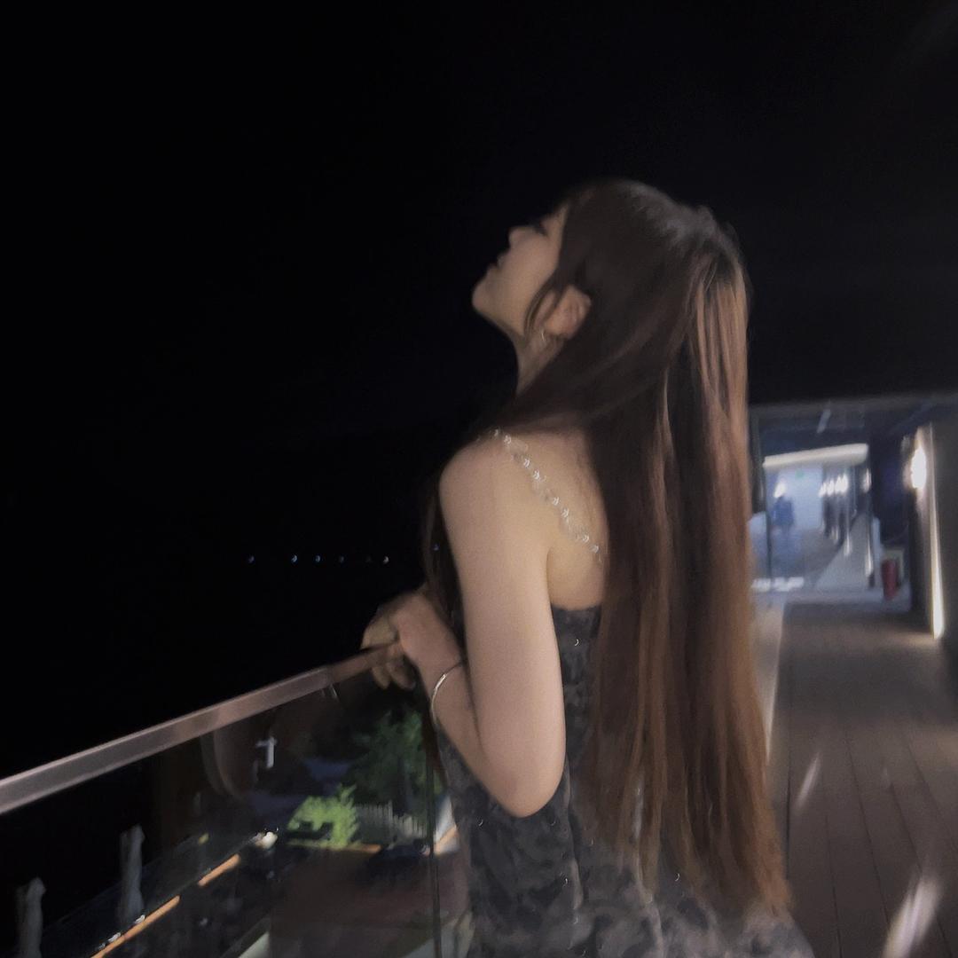 🌸  三 三