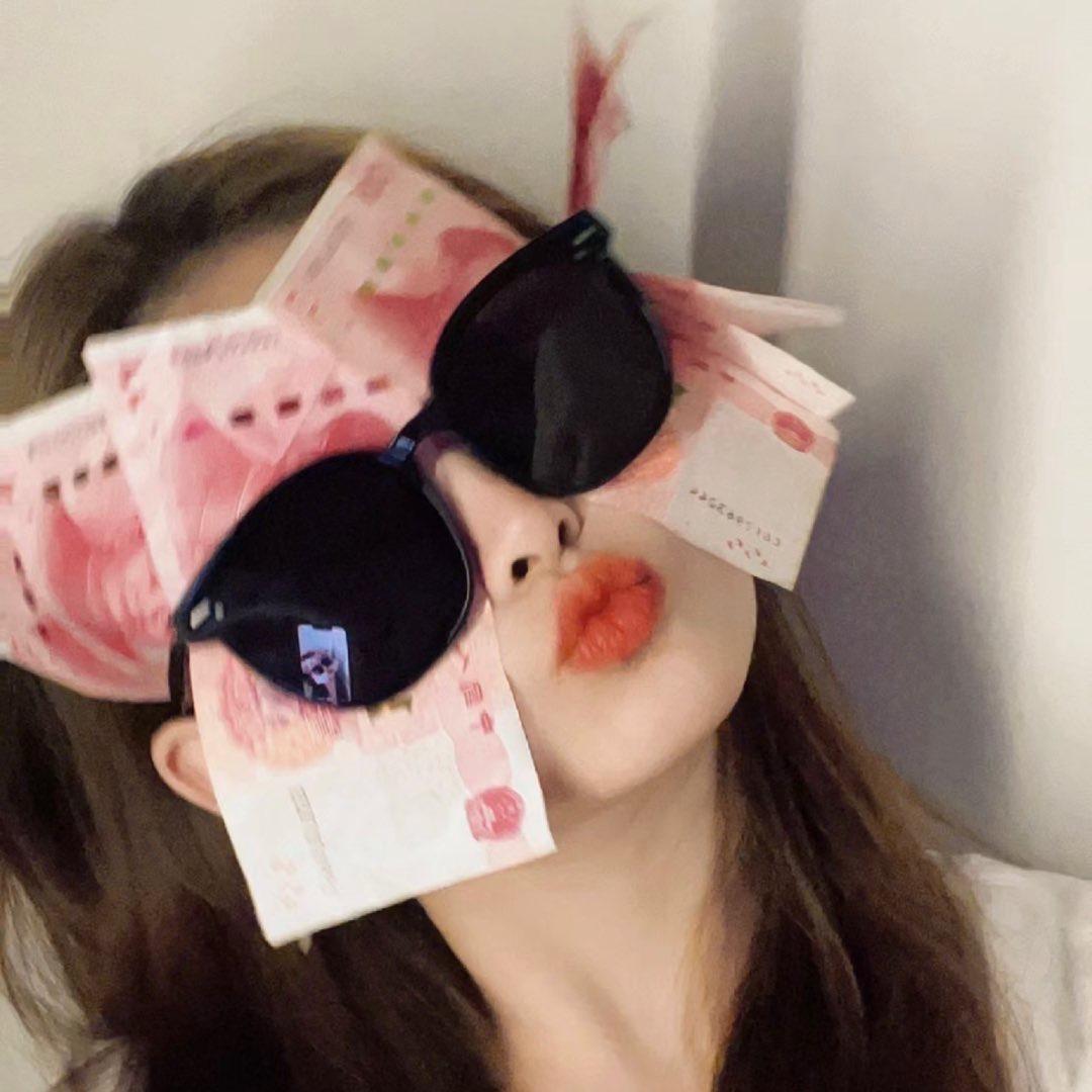 金🌸 🐮🐮