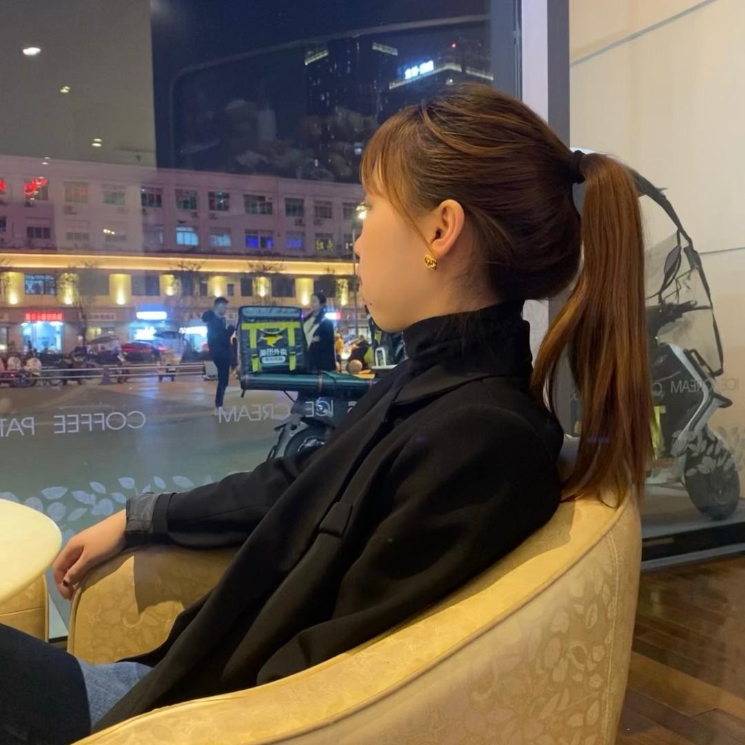 熊小倩女装