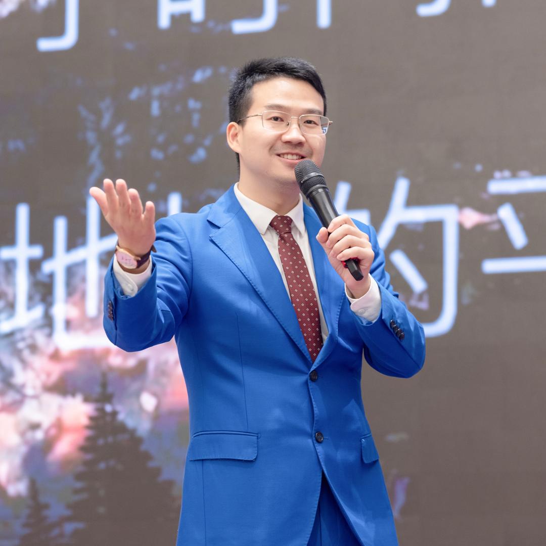 创业增长军师鲍俞成