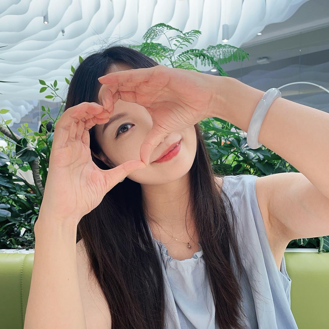 离妳很近