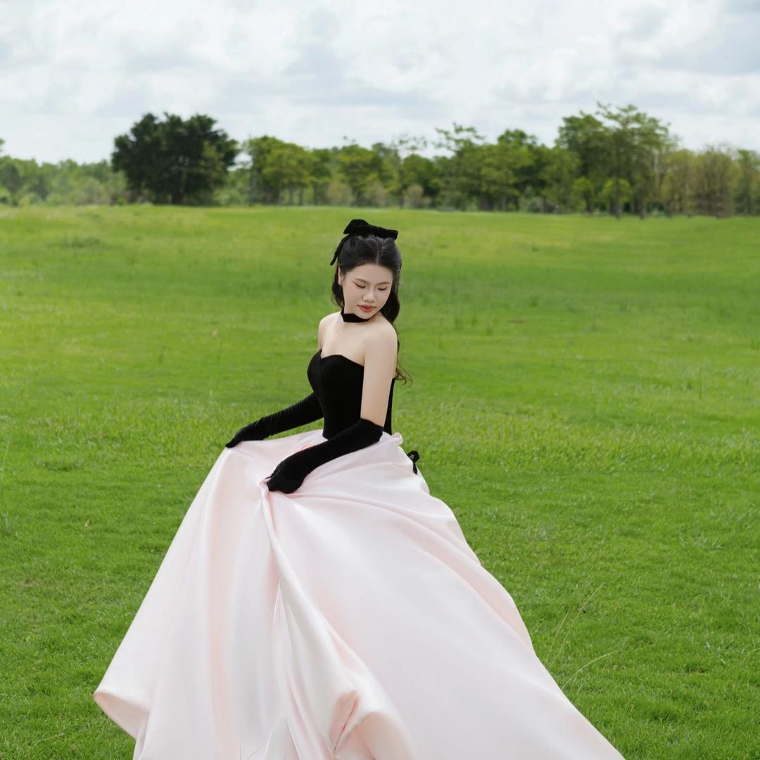 美女也会ᵉᵐᵒ