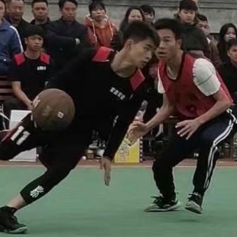 can哥打个球🏀