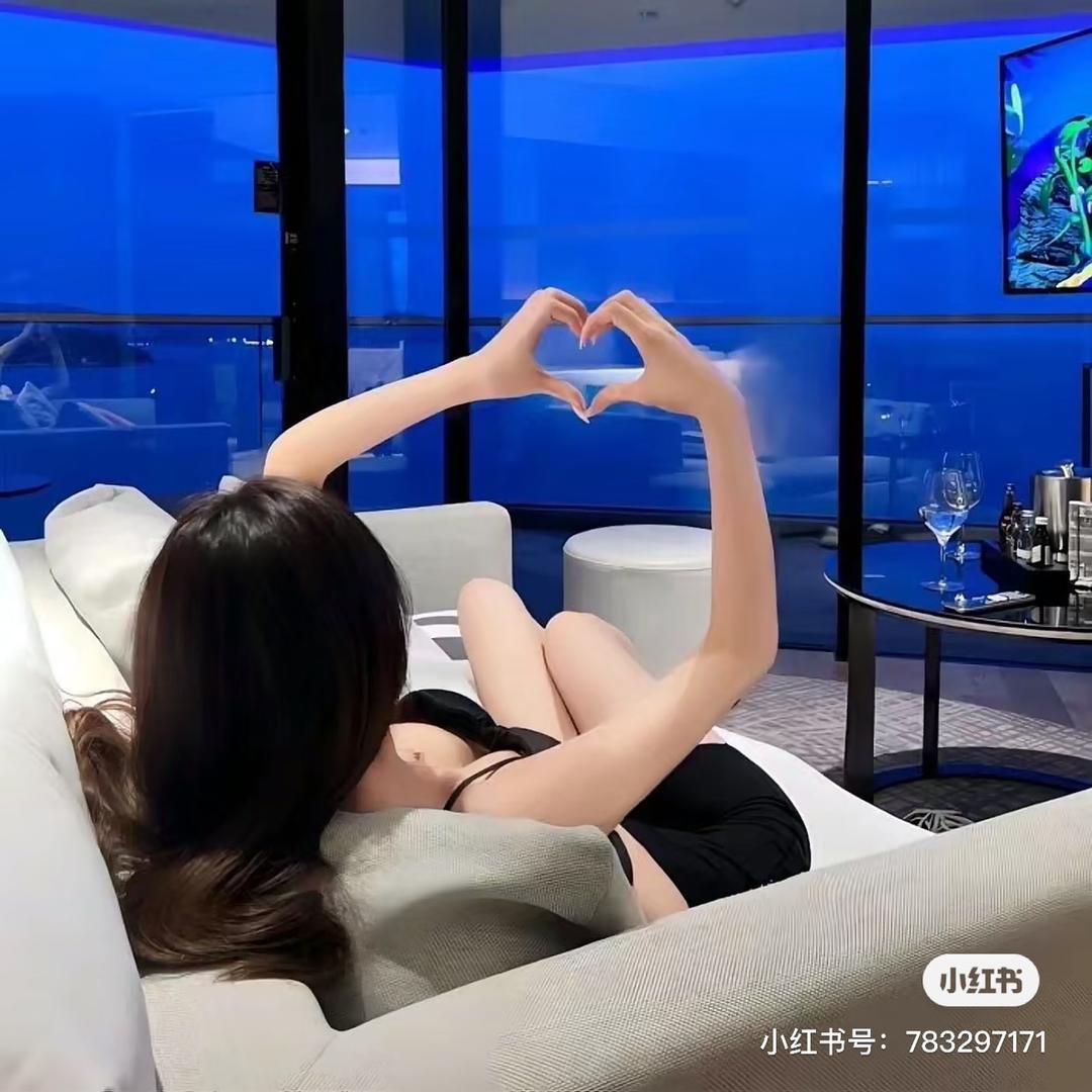 依晨小趴菜