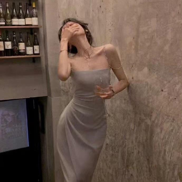 威  V