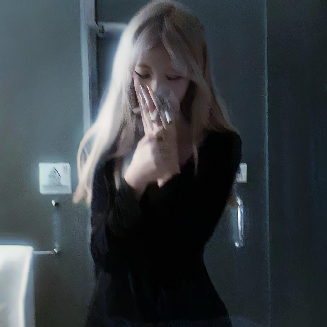 小Y.