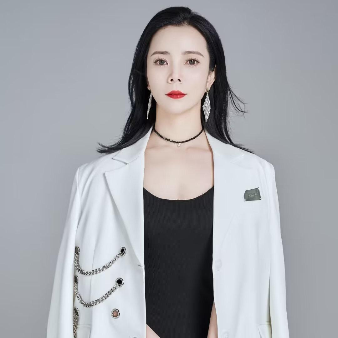 黛希 龄熙美业