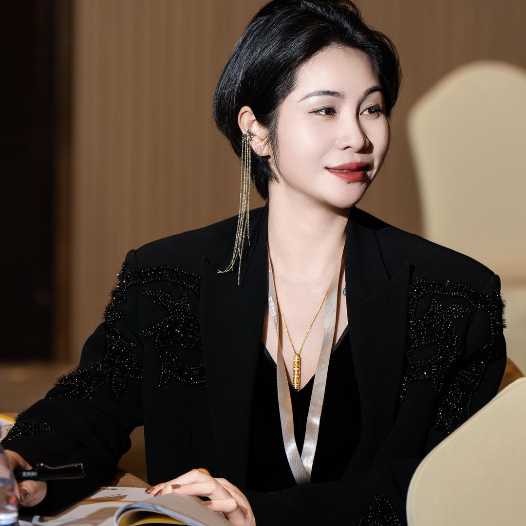 郎溪致尚美学女装亚太店圆姐
