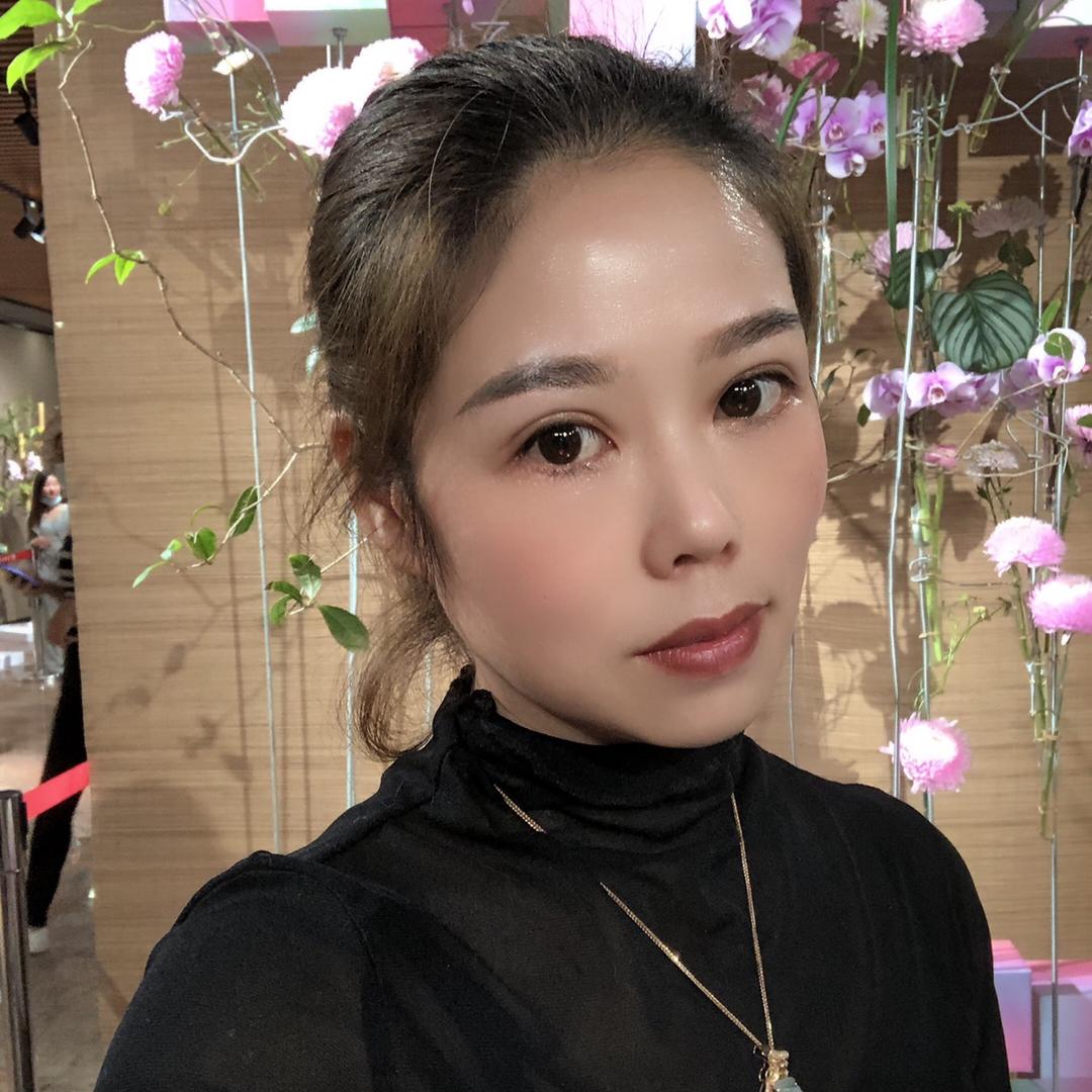 傻猪猪芳