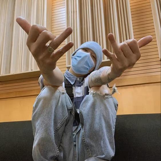 给我打火机📷