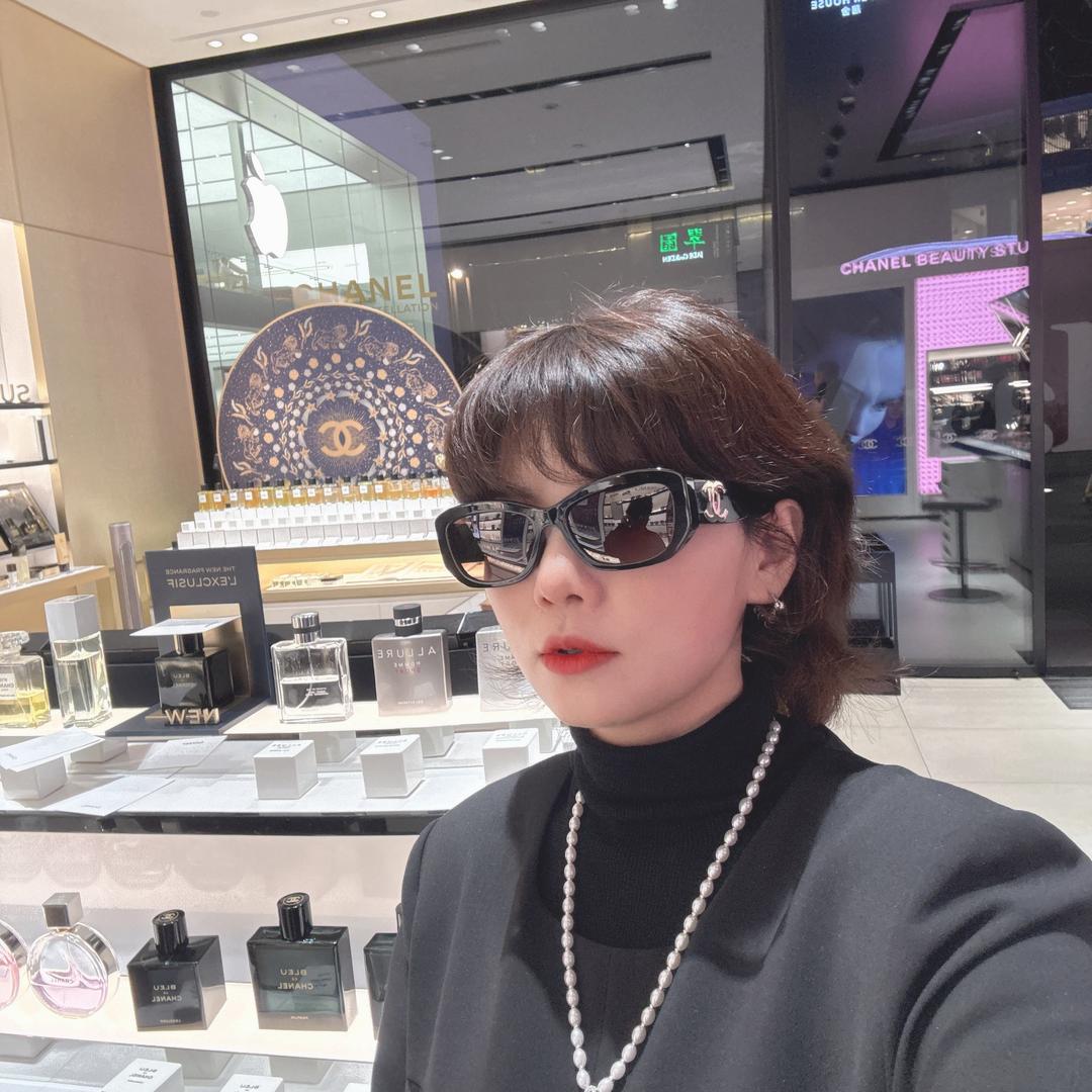 同心朗文斯汀香影. 罗蕊