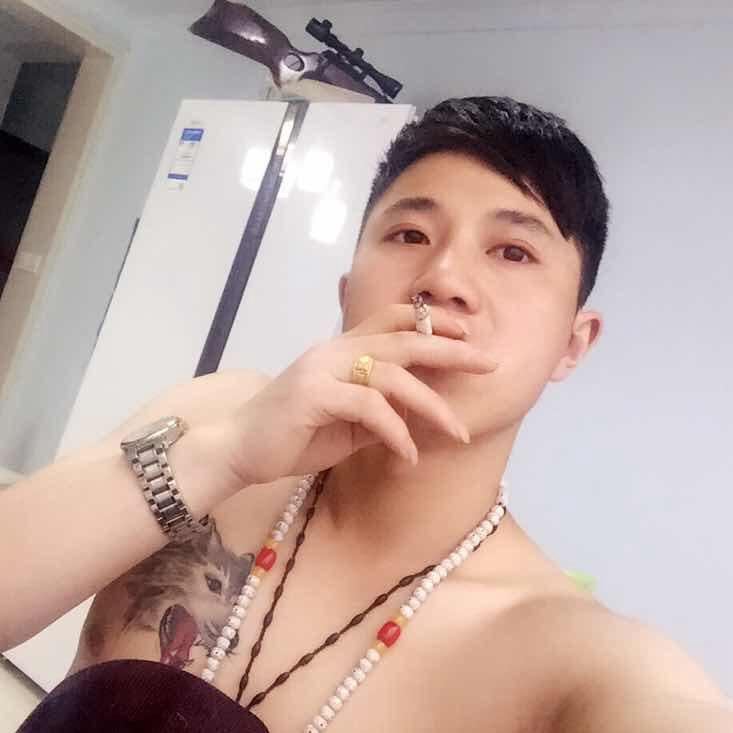 情到深处怎能不孤单