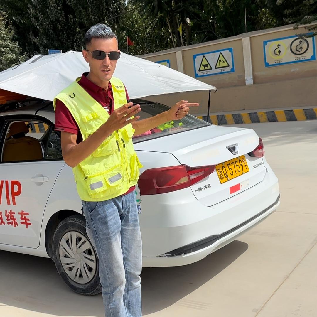 叶城县猎鹰驾校科目二教练
