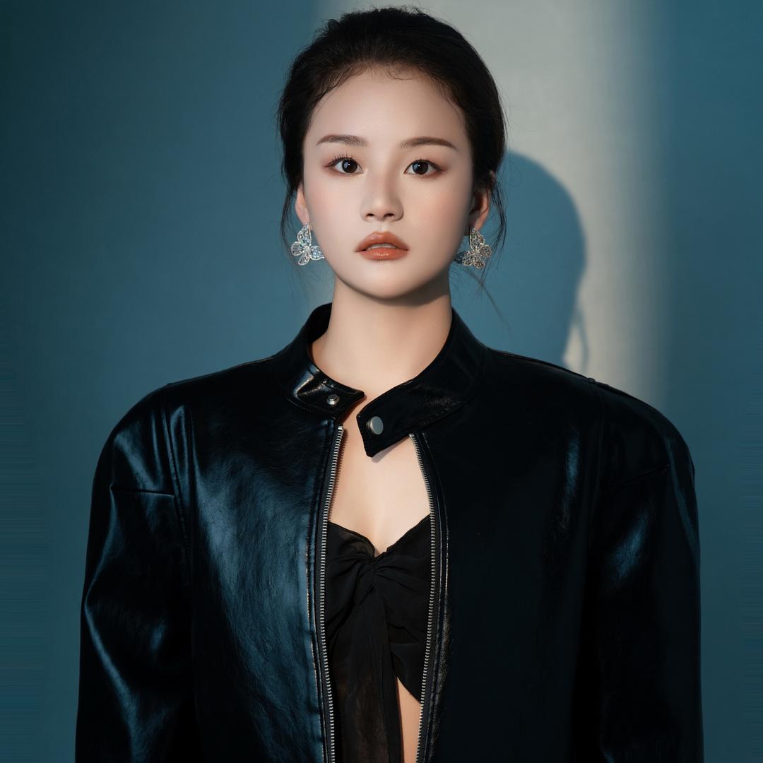 1+健身小美妞