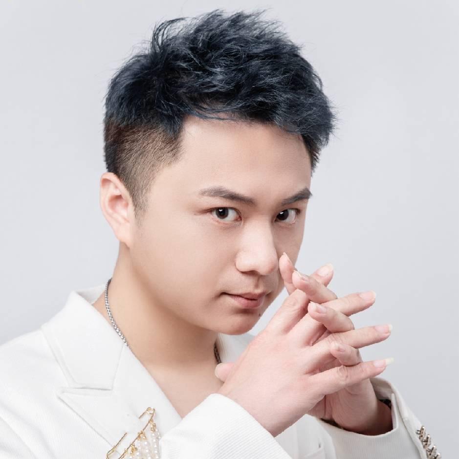 深圳龙岗浩宇男士设计师-明泽