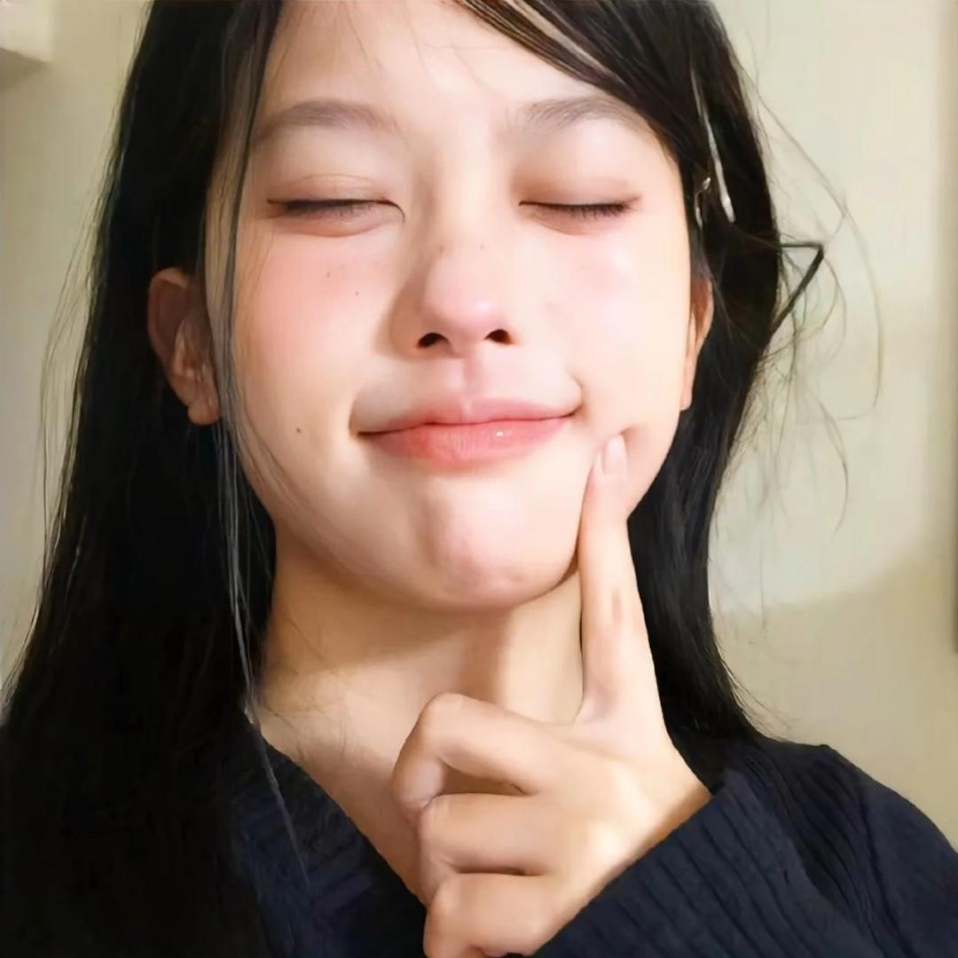伈.