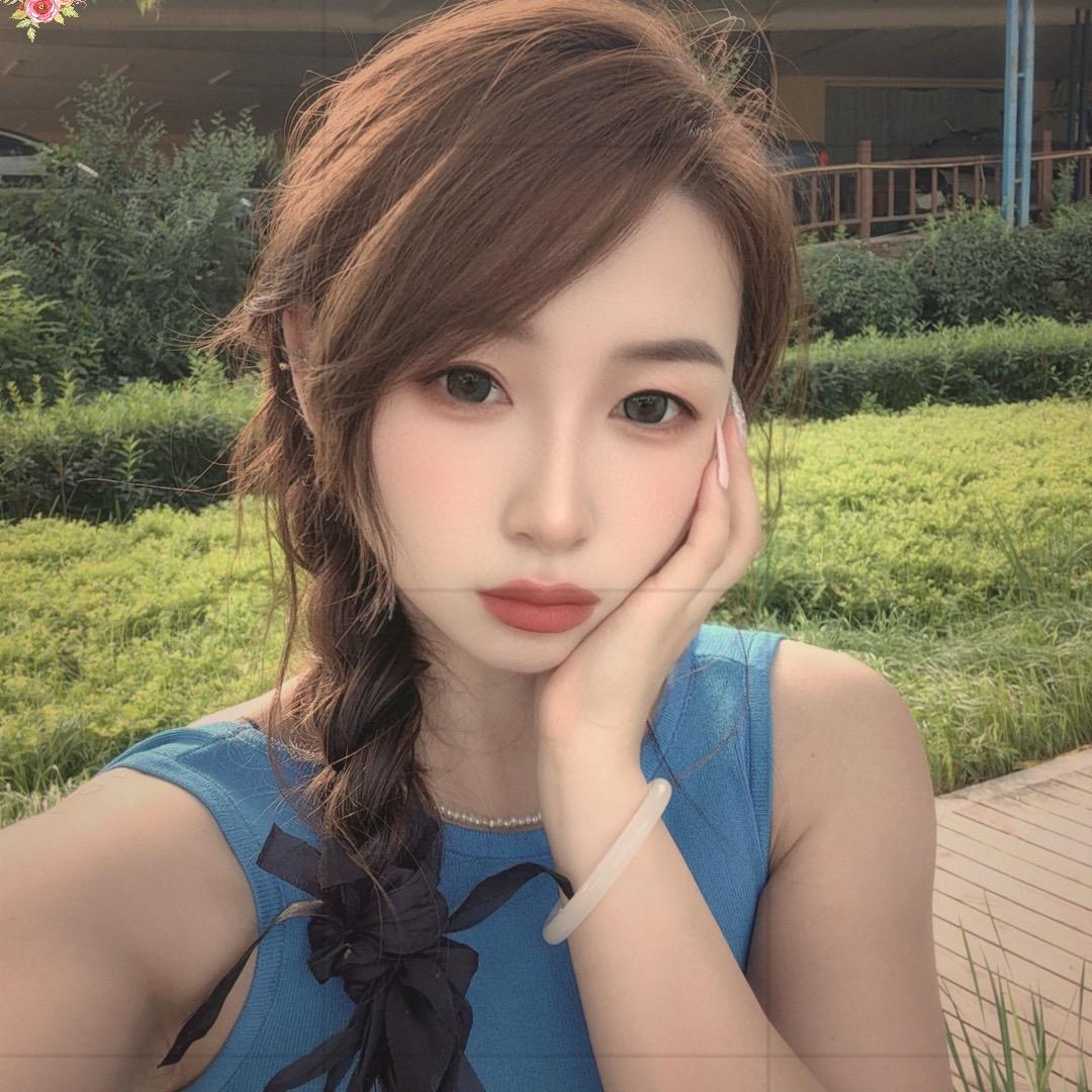刘茜👗