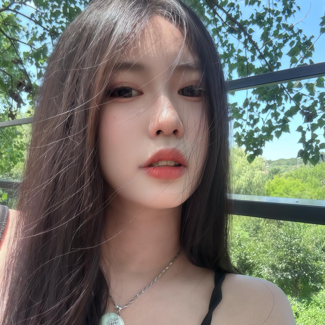 裕婕（被张凌赫主动对视N次版）