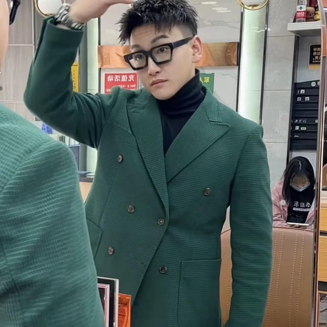 高坪烫发：艾文