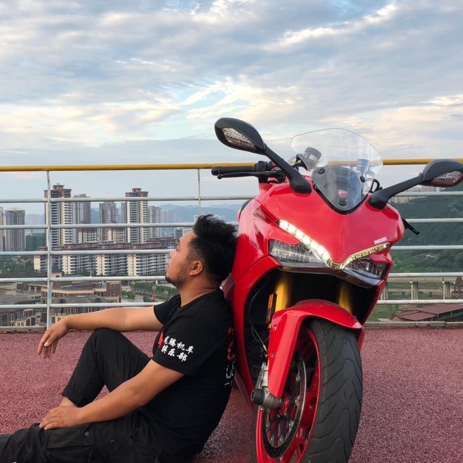 南充龙腾机车（大胡子）