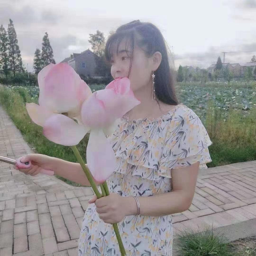 小菊穿搭