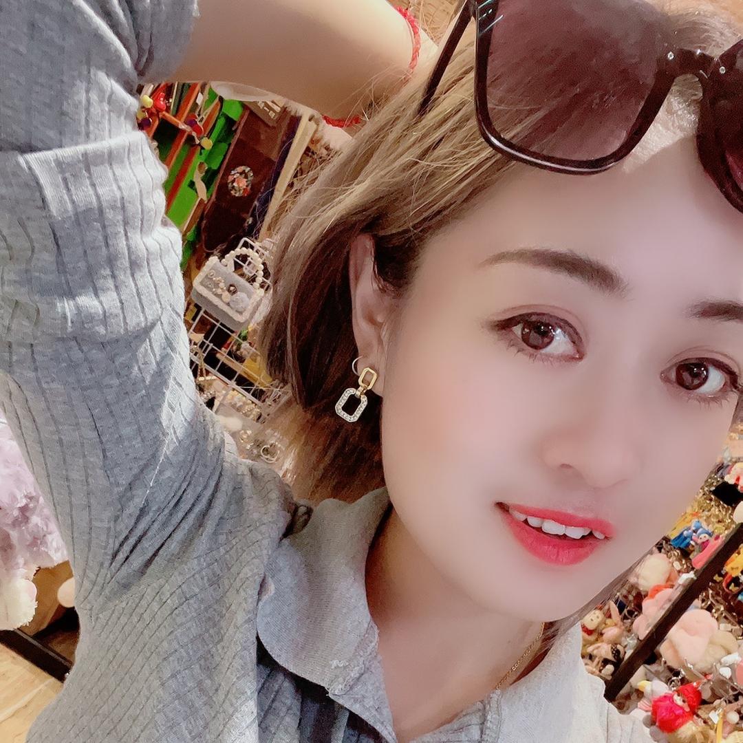 小依爱唱歌