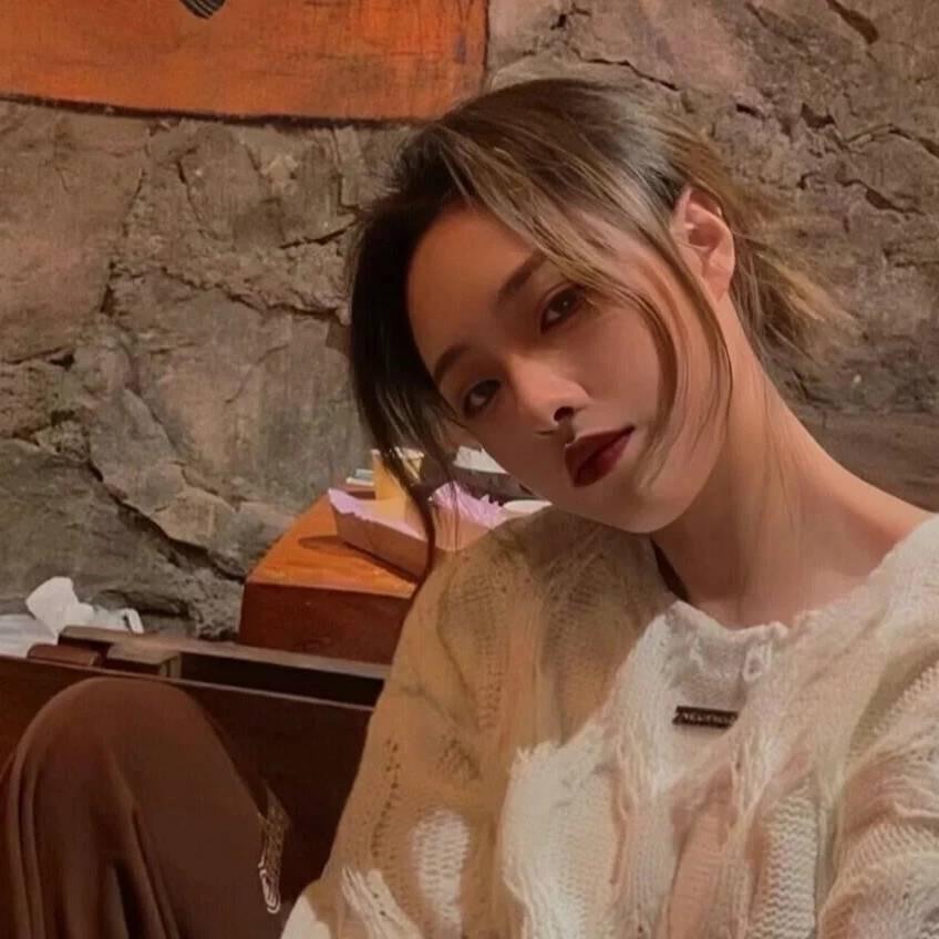 坚强的女孩子😘