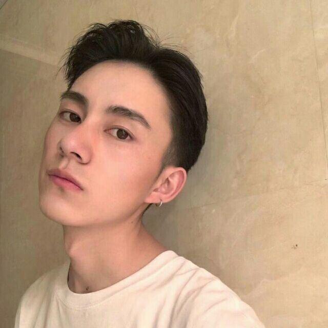 陈 鑫