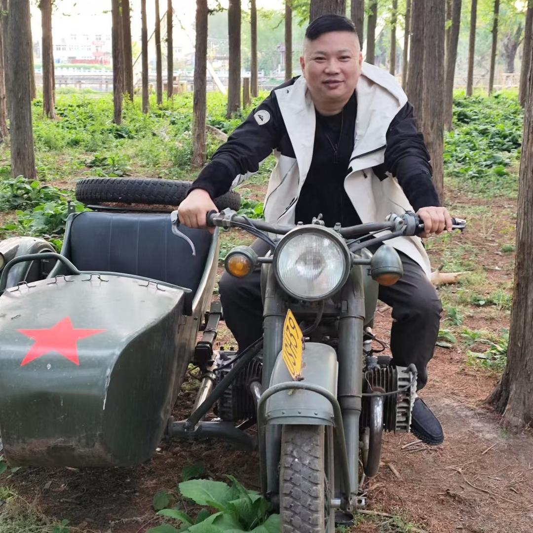 专业光伏安装队伍大量有人山上地面水上多可