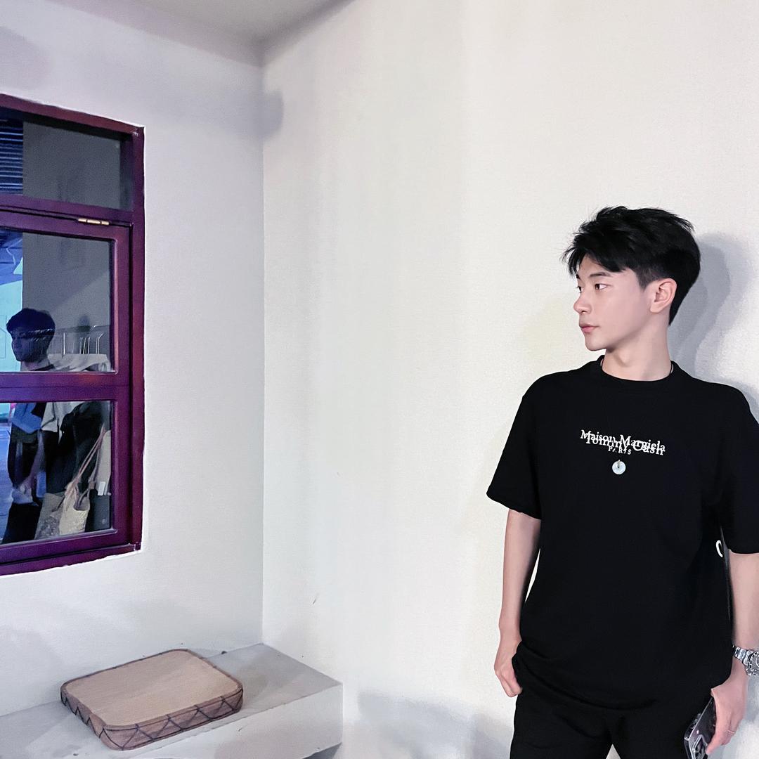 王艺  文