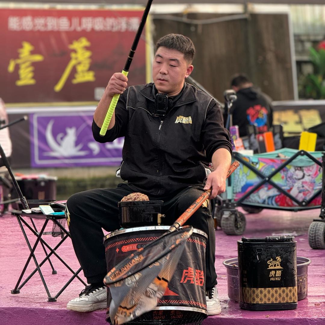 小旺哥钓黑坑🎣