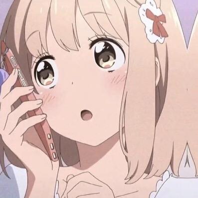 青青.