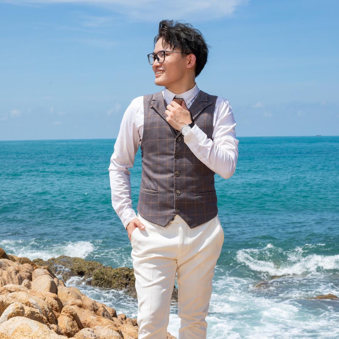 垫江县余鹏烫染美发店