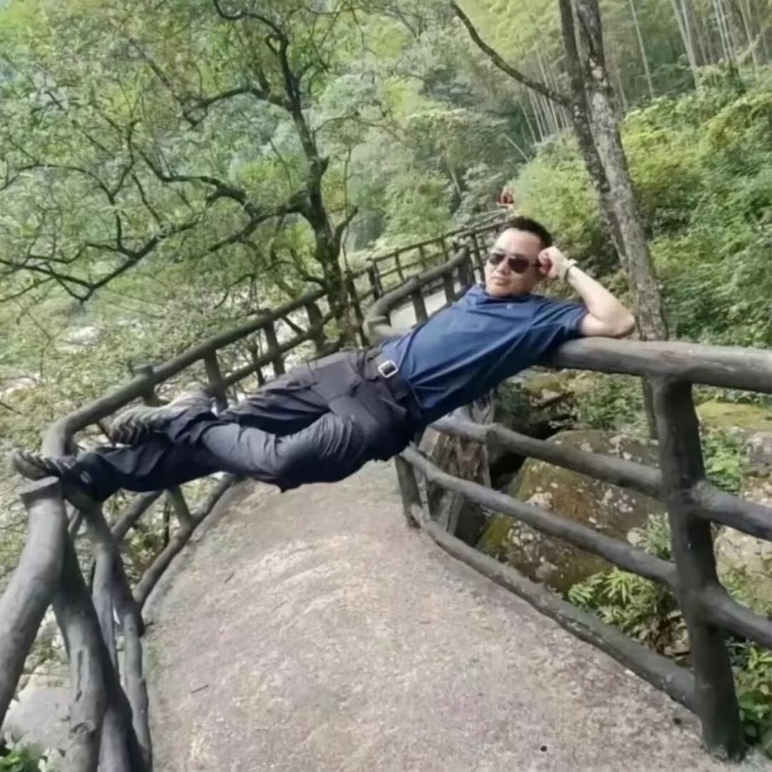 AA建设贾哥