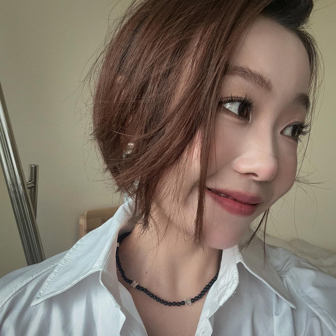 八个番茄服装店（是晓霞呀）