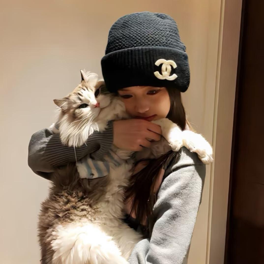小呆^