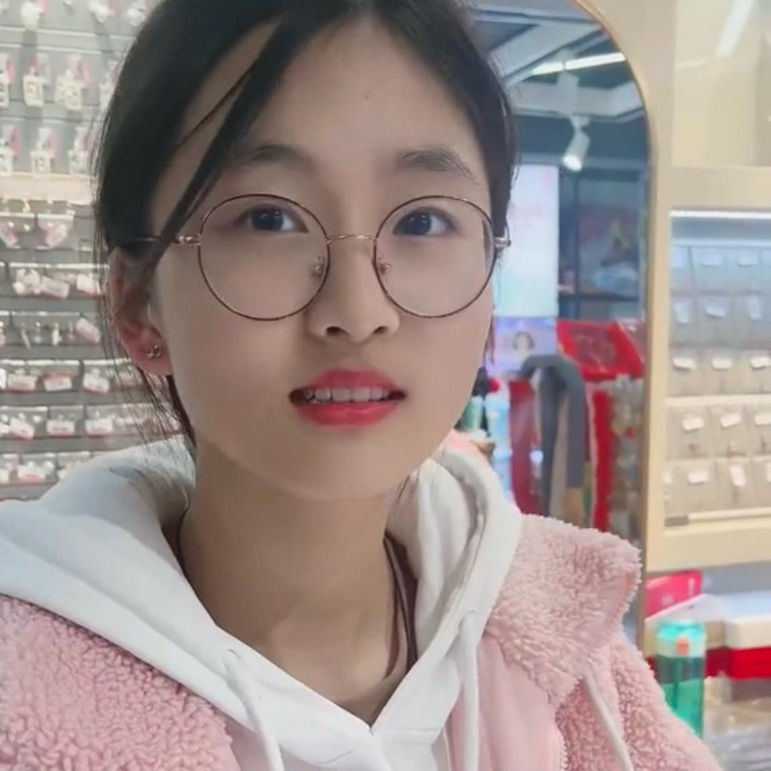 卖榴莲的小女孩🔥