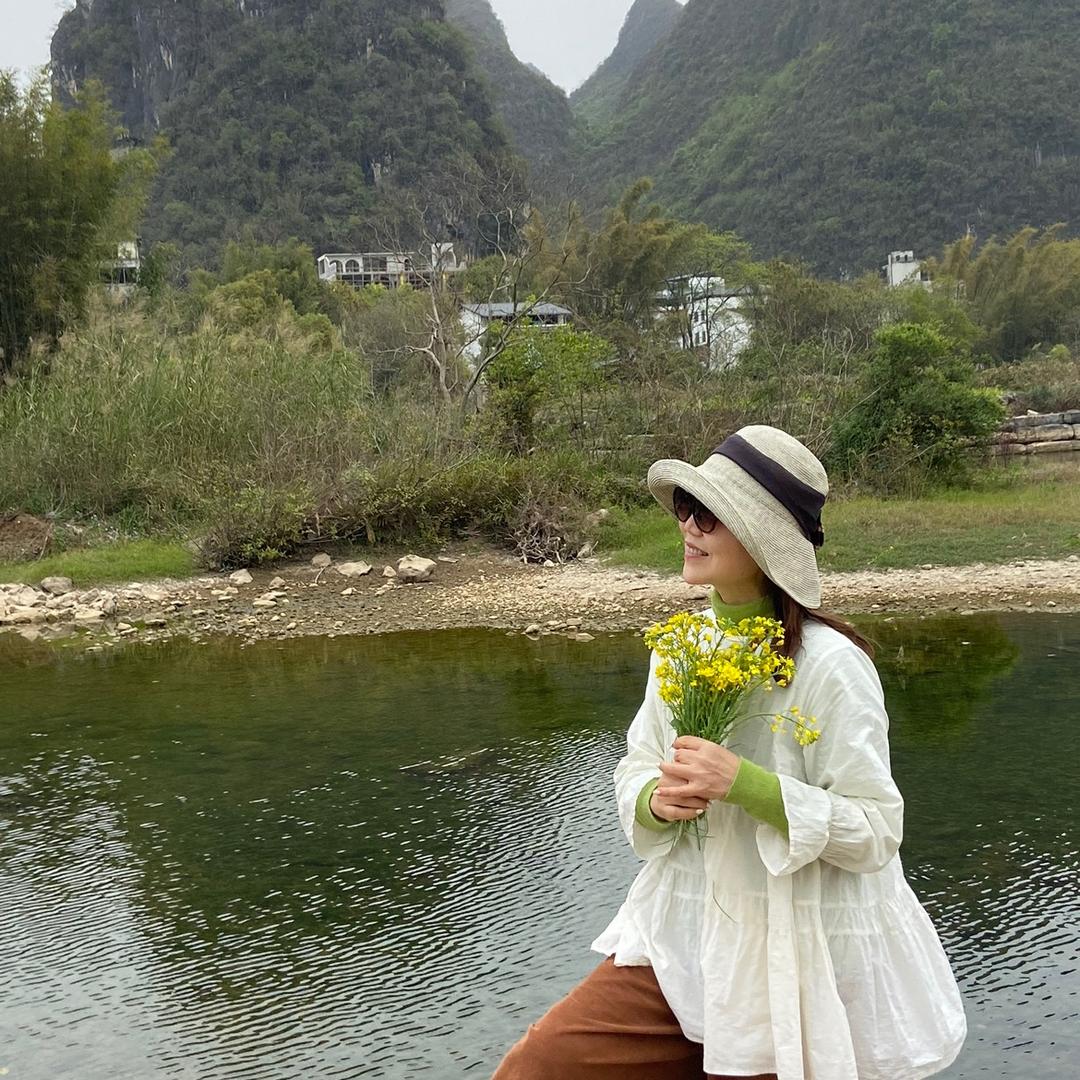 开心姐姐爱栽花种菜
